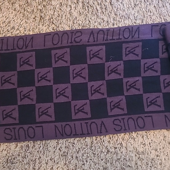 Fancy purple scraf - Picture 2 of 2